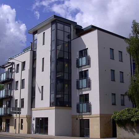 Cheltenham Plaza Apartments Ashchurch Buitenkant foto