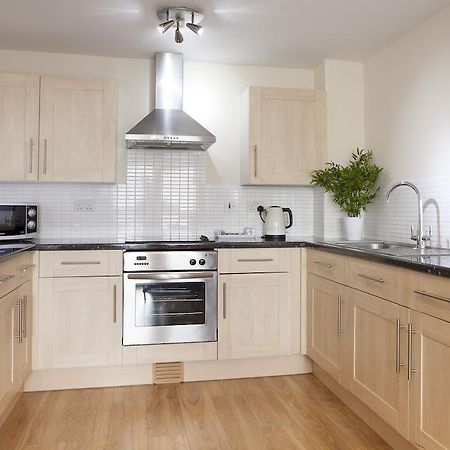 Cheltenham Plaza Apartments Ashchurch Buitenkant foto
