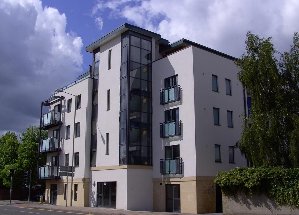 Cheltenham Plaza Apartments Ashchurch Buitenkant foto