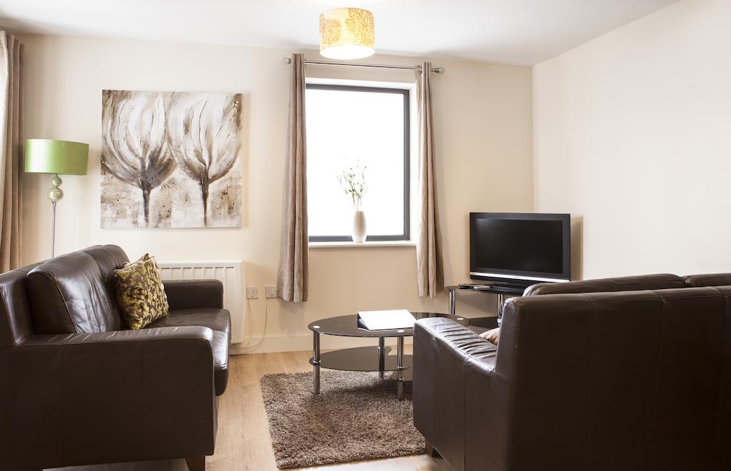 Cheltenham Plaza Apartments Ashchurch Kamer foto