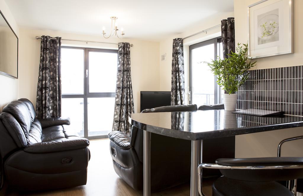 Cheltenham Plaza Apartments Ashchurch Kamer foto