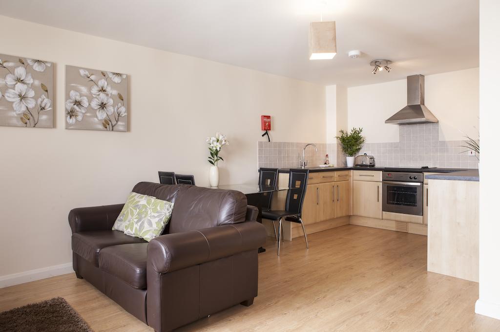Cheltenham Plaza Apartments Ashchurch Kamer foto